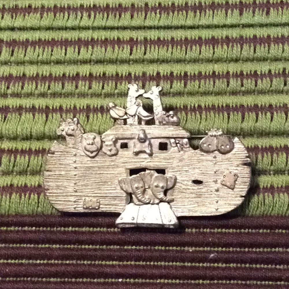 NWOT Vtg Genesis 7 Noah’s Ark.  Classic.  2.5 x 2”